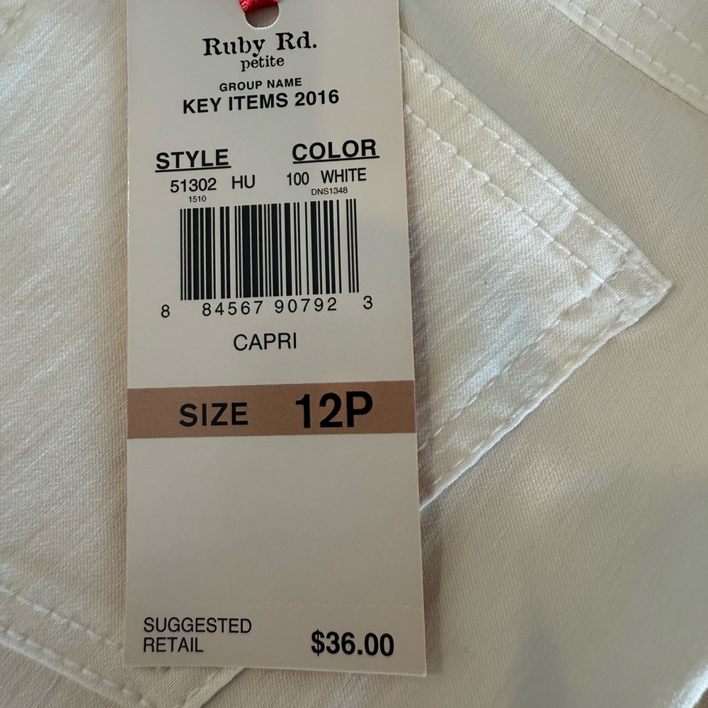 Ruby Rd Petite White Capri Pants Size 12P Slimming Contour Waistband NWT - Picture 5 of 7